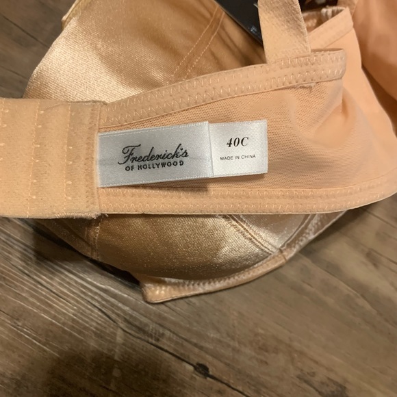 NWT Frederick’s of Hollywood Va Va Voom Satin Full Figure Bra.  Size 40 C - Picture 6 of 7